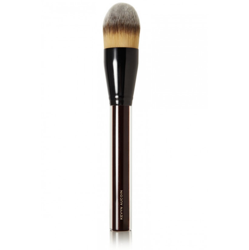 Kevyn Aucoin - The foundation brush